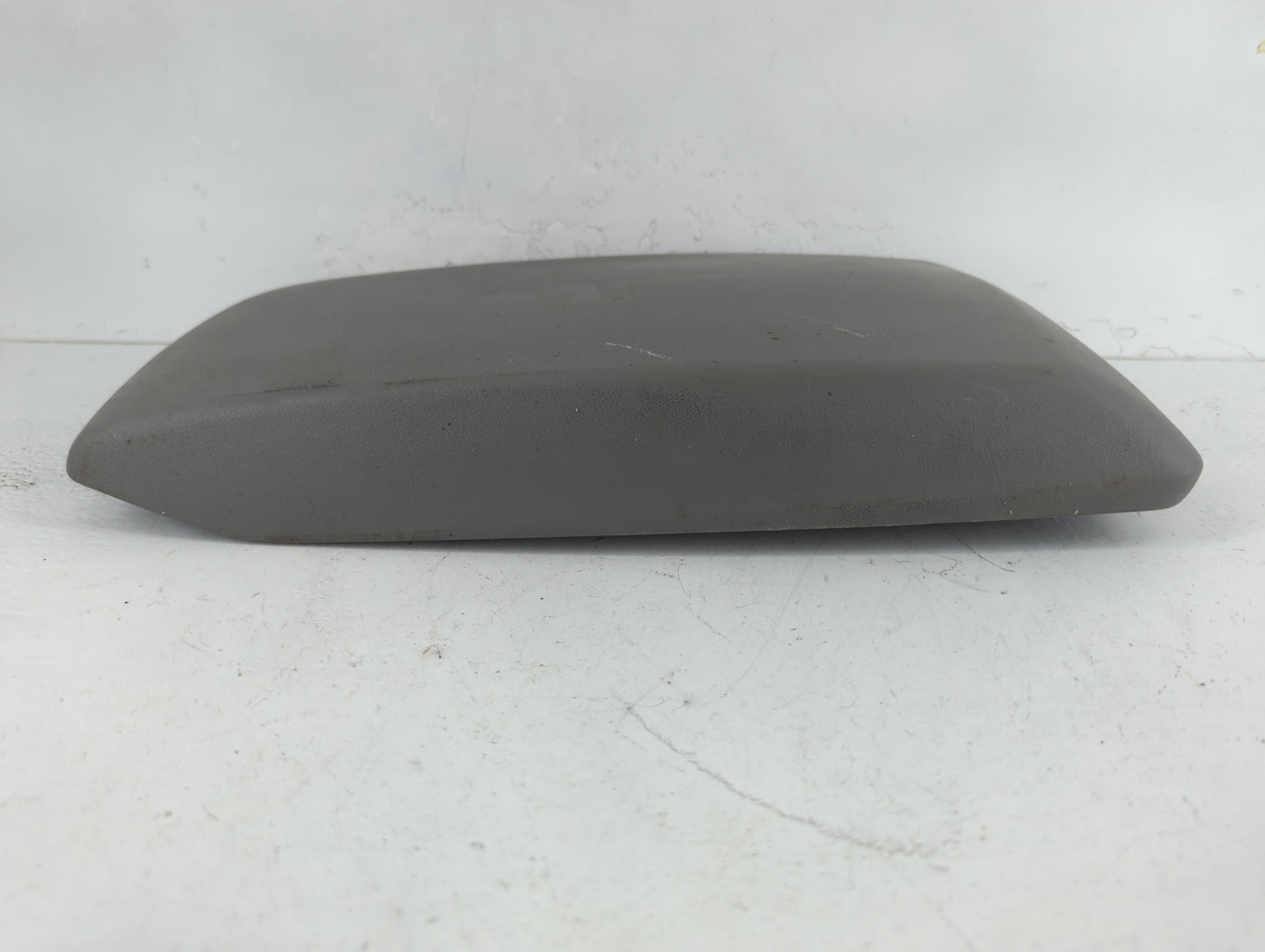 2006 Chrysler 300 Center Console Armrest Cover Lid Fits OEM Used Auto Parts - Oemusedautoparts1.com