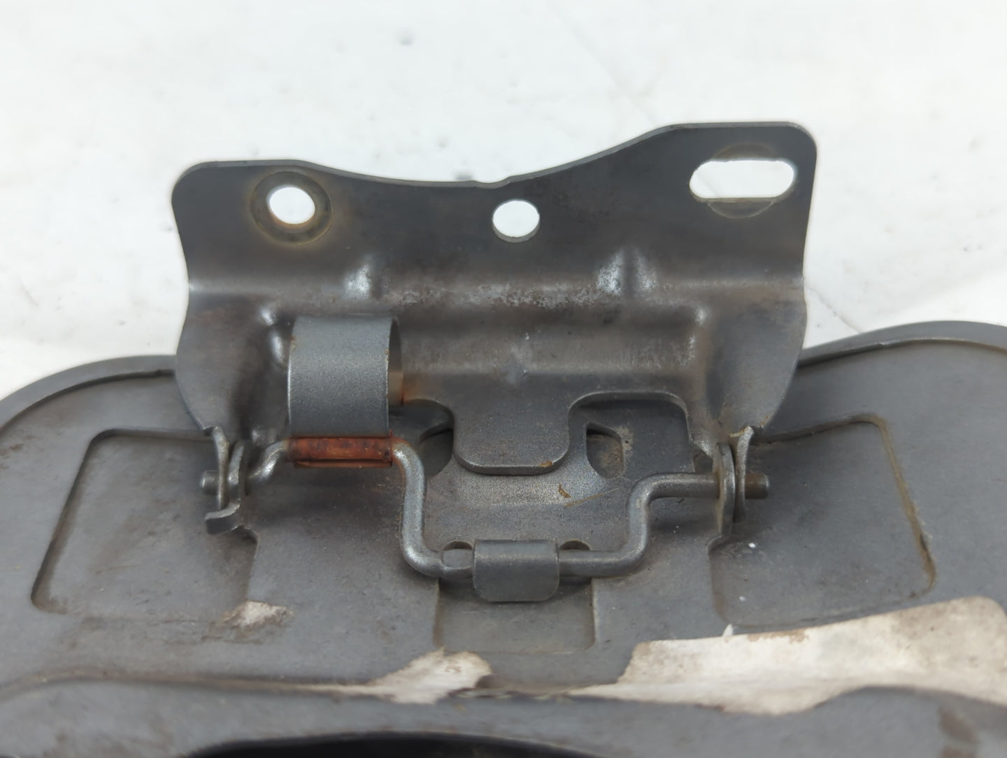 2006 Chrysler 300 Fuel Tank Door Lid Gas Tank Black - Oemusedautoparts1.com