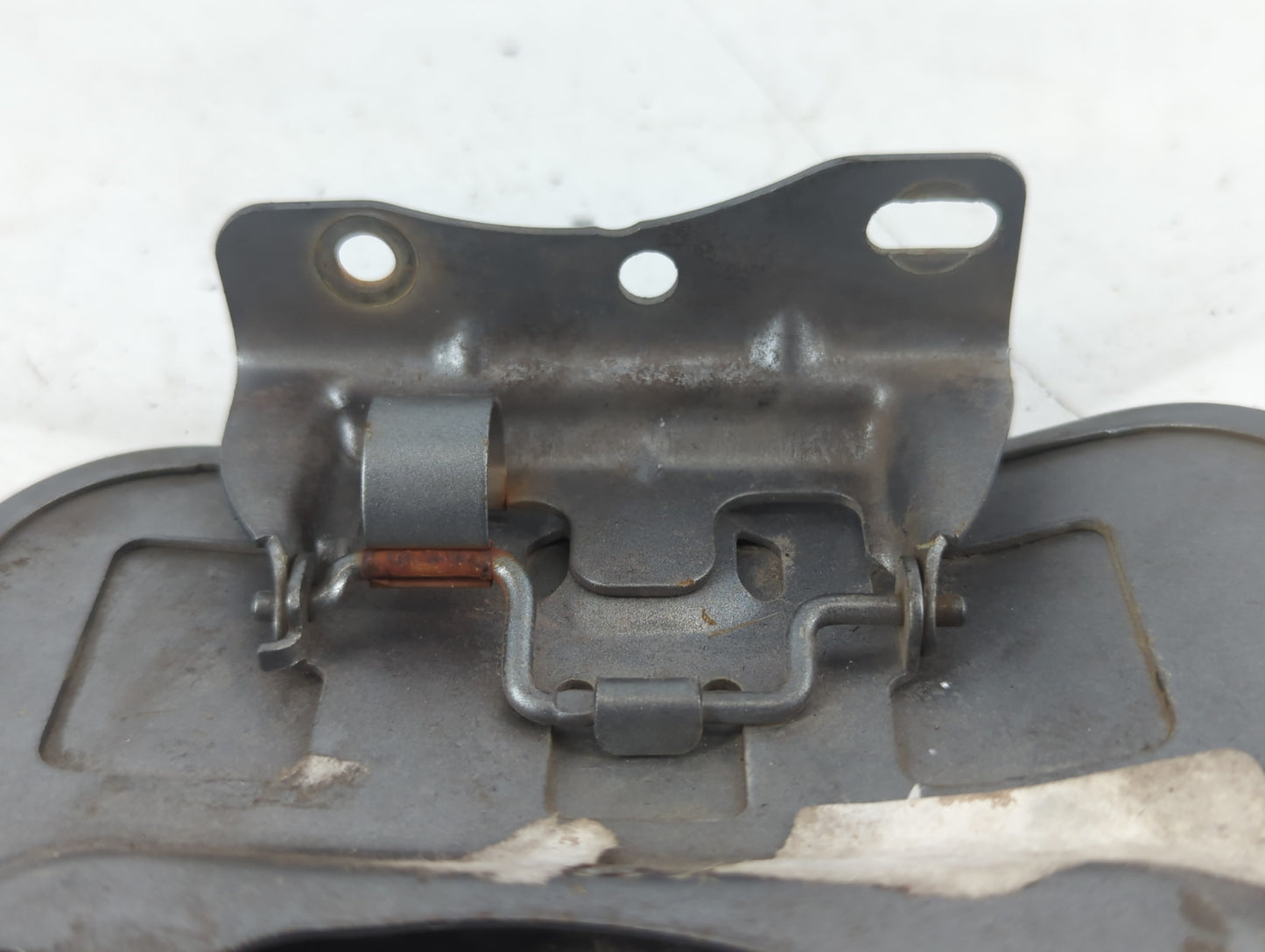 2006 Chrysler 300 Fuel Tank Door Lid Gas Tank Black - Oemusedautoparts1.com
