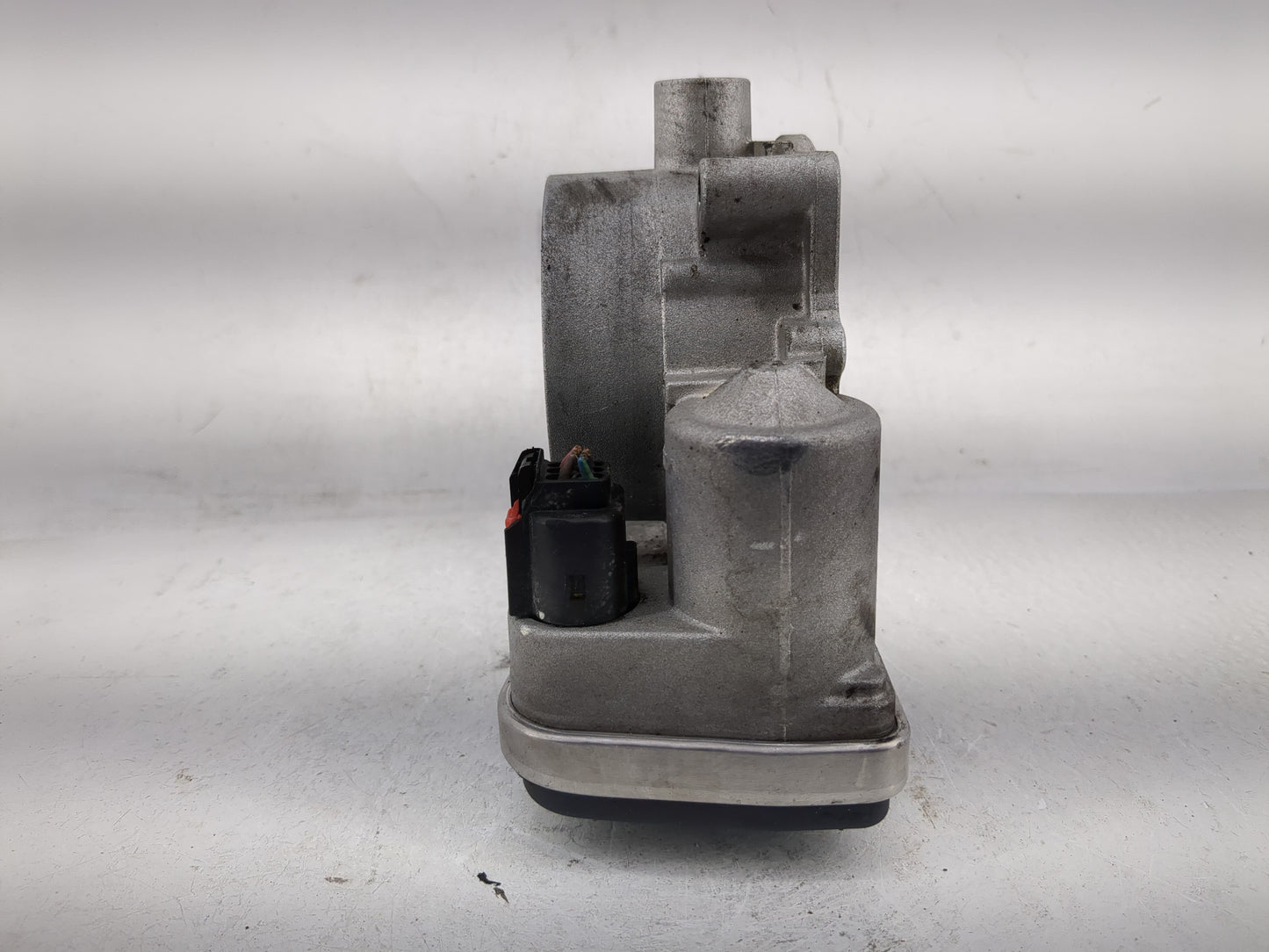 2006 Chrysler 300c Throttle Body P/N:A2C53099252 Fits Fits 2005 2007 2008 2009 2010 2011 2012 2013 OEM Used Auto Parts - Oem