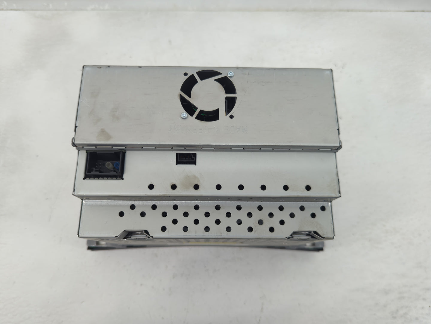 2006 Chrysler E Class Radio AM FM Cd Player Receiver Replacement P/N:90120-451 Fits OEM Used Auto Parts - Oemusedautoparts1.