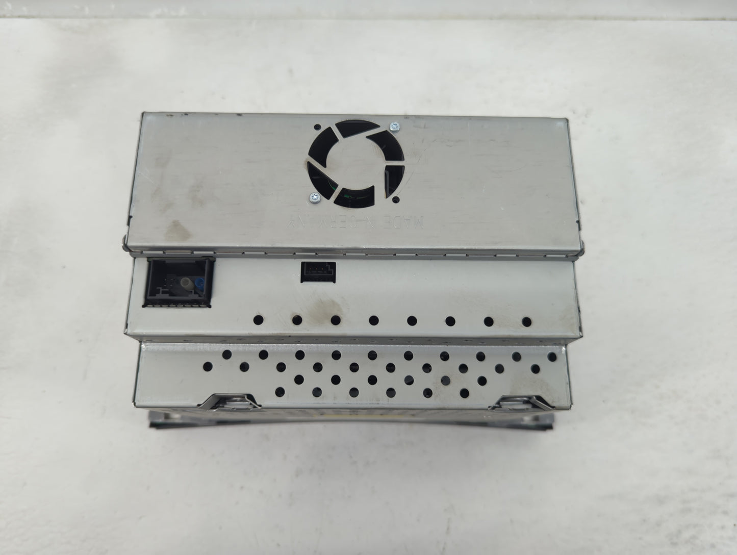 2006 Chrysler E Class Radio AM FM Cd Player Receiver Replacement P/N:90120-451 Fits OEM Used Auto Parts - Oemusedautoparts1.
