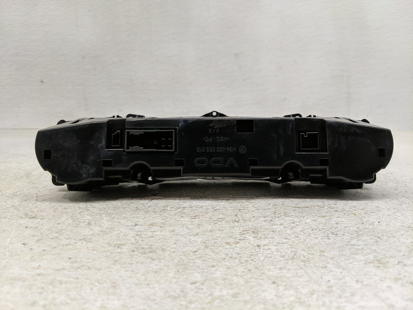 2006 Chrysler E Class Climate Control Module Temperature AC/Heater Replacement P/N:211 830 1885 Fits OEM Used Auto Parts - O