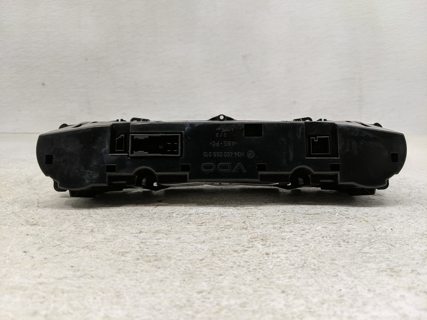 2006 Chrysler E Class Climate Control Module Temperature AC/Heater Replacement P/N:211 830 1885 Fits OEM Used Auto Parts - O