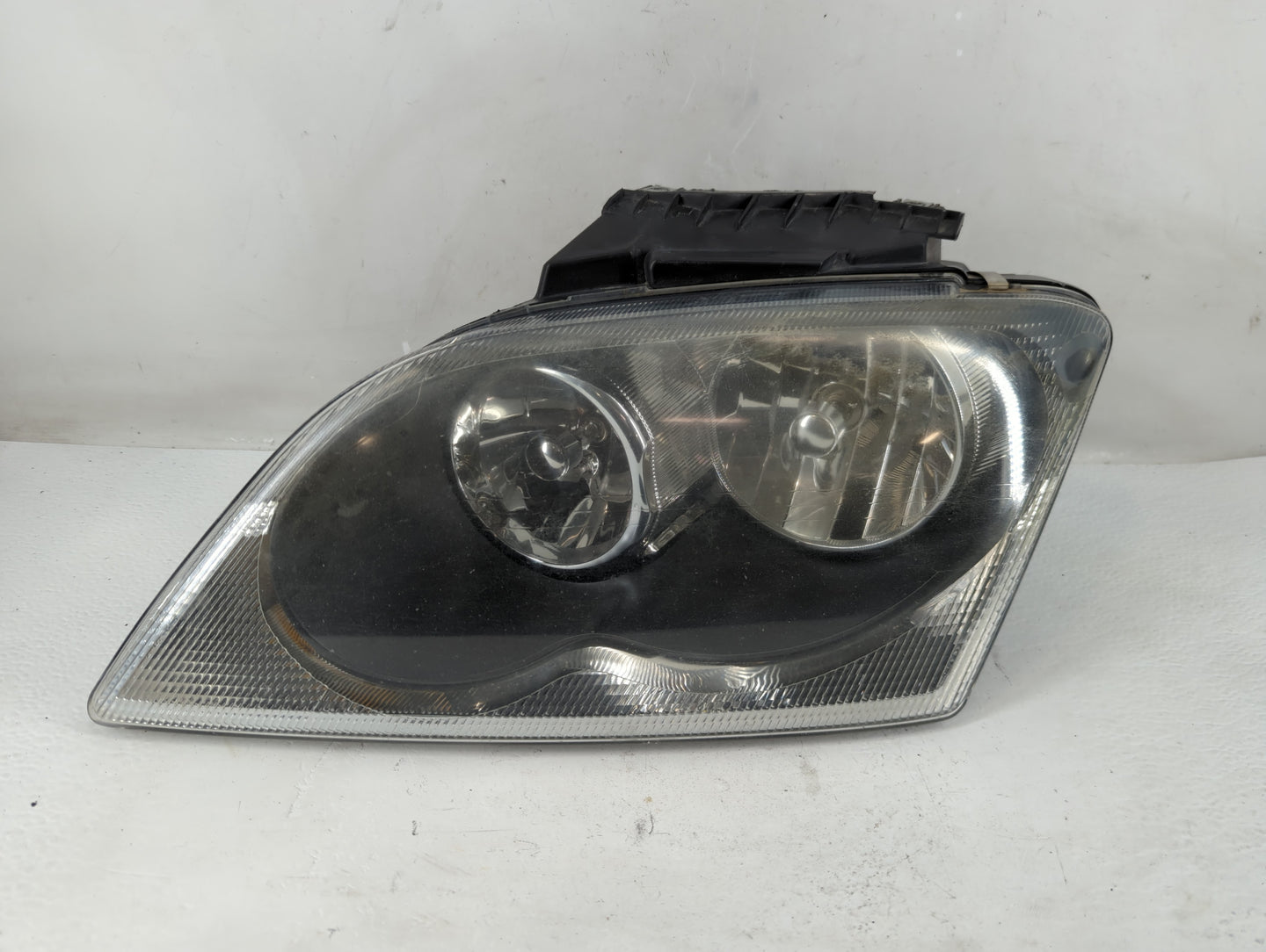 2006 Chrysler Pacifica Tail Light Assembly Driver Left OEM Fits OEM Used Auto Parts - Oemusedautoparts1.com