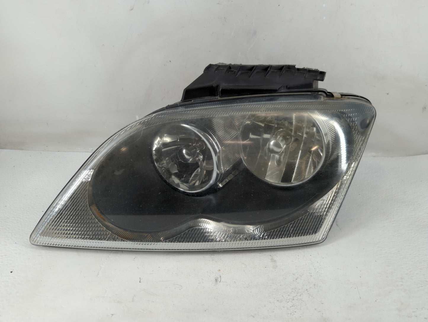 2006 Chrysler Pacifica Tail Light Assembly Driver Left OEM Fits OEM Used Auto Parts - Oemusedautoparts1.com