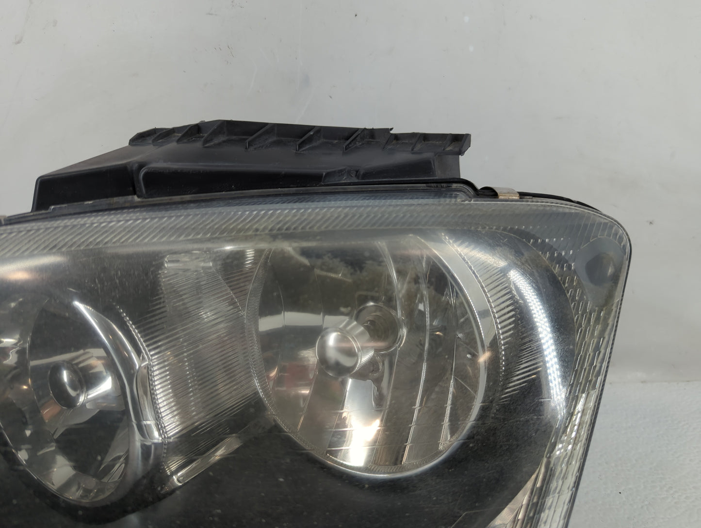 2006 Chrysler Pacifica Tail Light Assembly Driver Left OEM Fits OEM Used Auto Parts - Oemusedautoparts1.com
