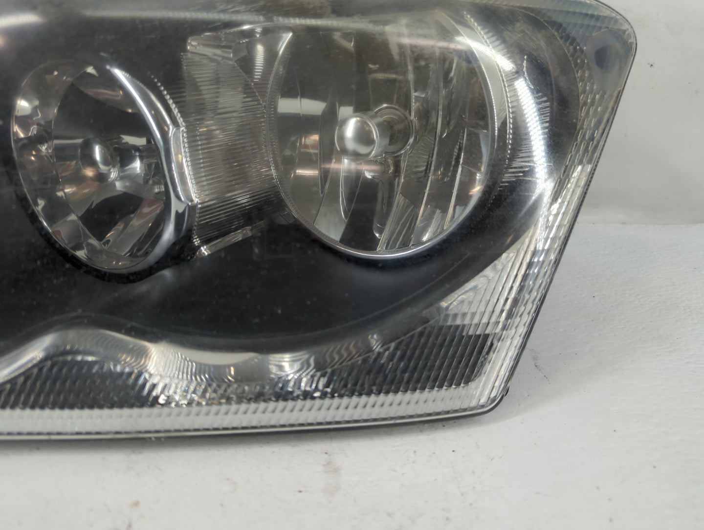 2006 Chrysler Pacifica Tail Light Assembly Driver Left OEM Fits OEM Used Auto Parts - Oemusedautoparts1.com