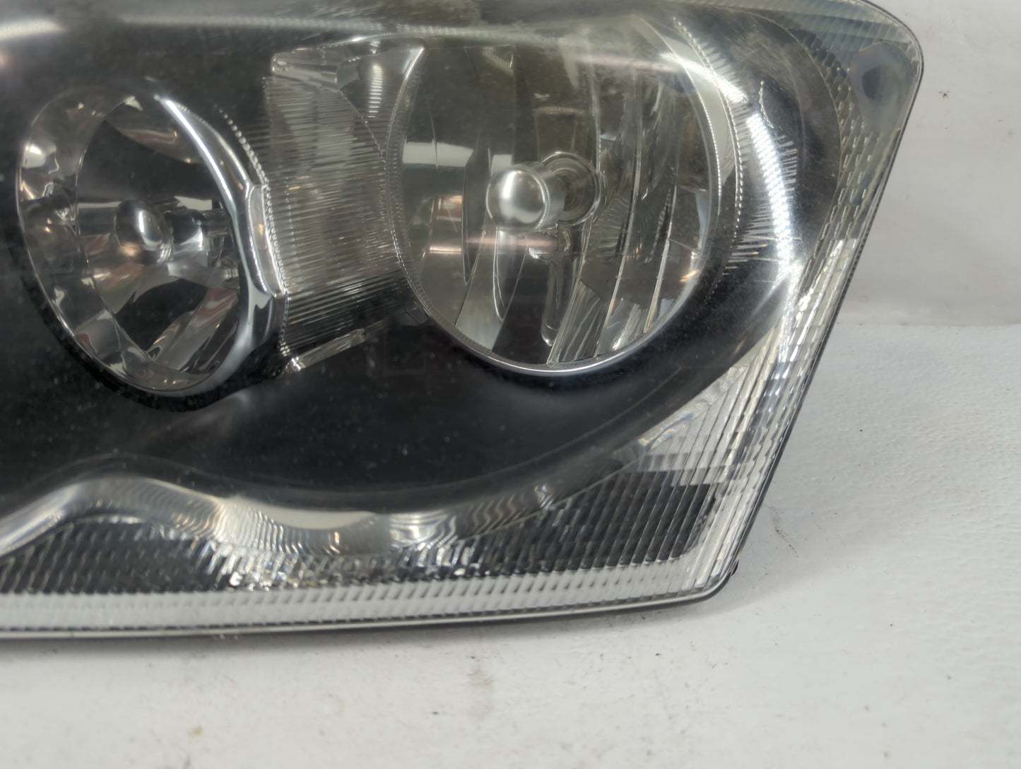 2006 Chrysler Pacifica Tail Light Assembly Driver Left OEM Fits OEM Used Auto Parts - Oemusedautoparts1.com