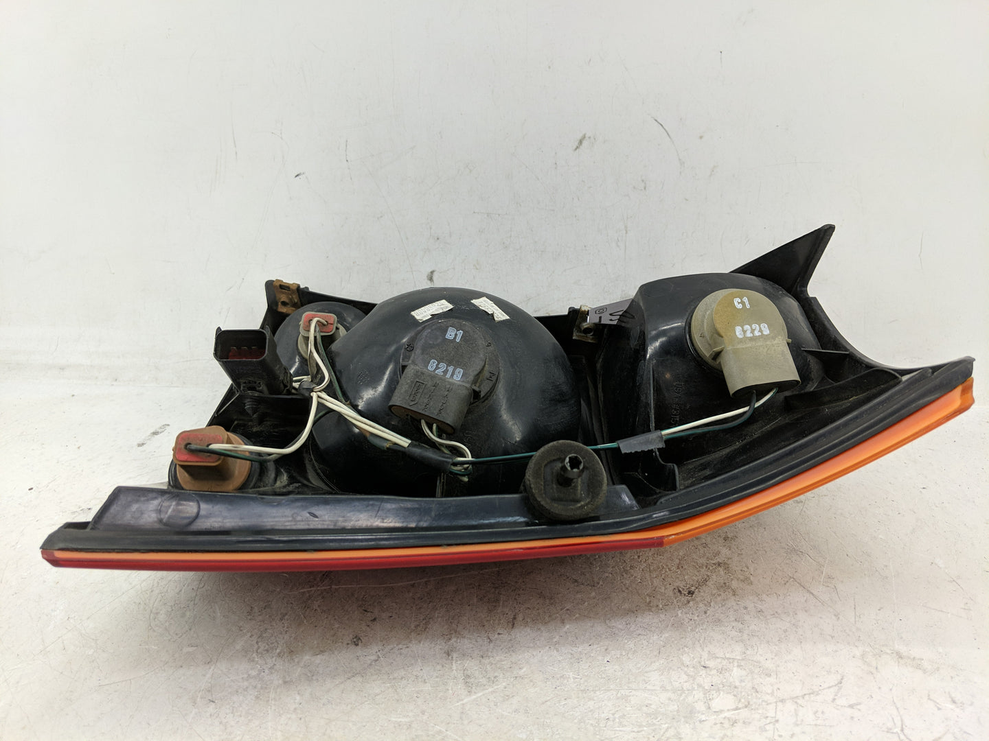 2006 Chrysler Pacifica Tail Light Assembly Driver Left OEM Fits OEM Used Auto Parts - Oemusedautoparts1.com
