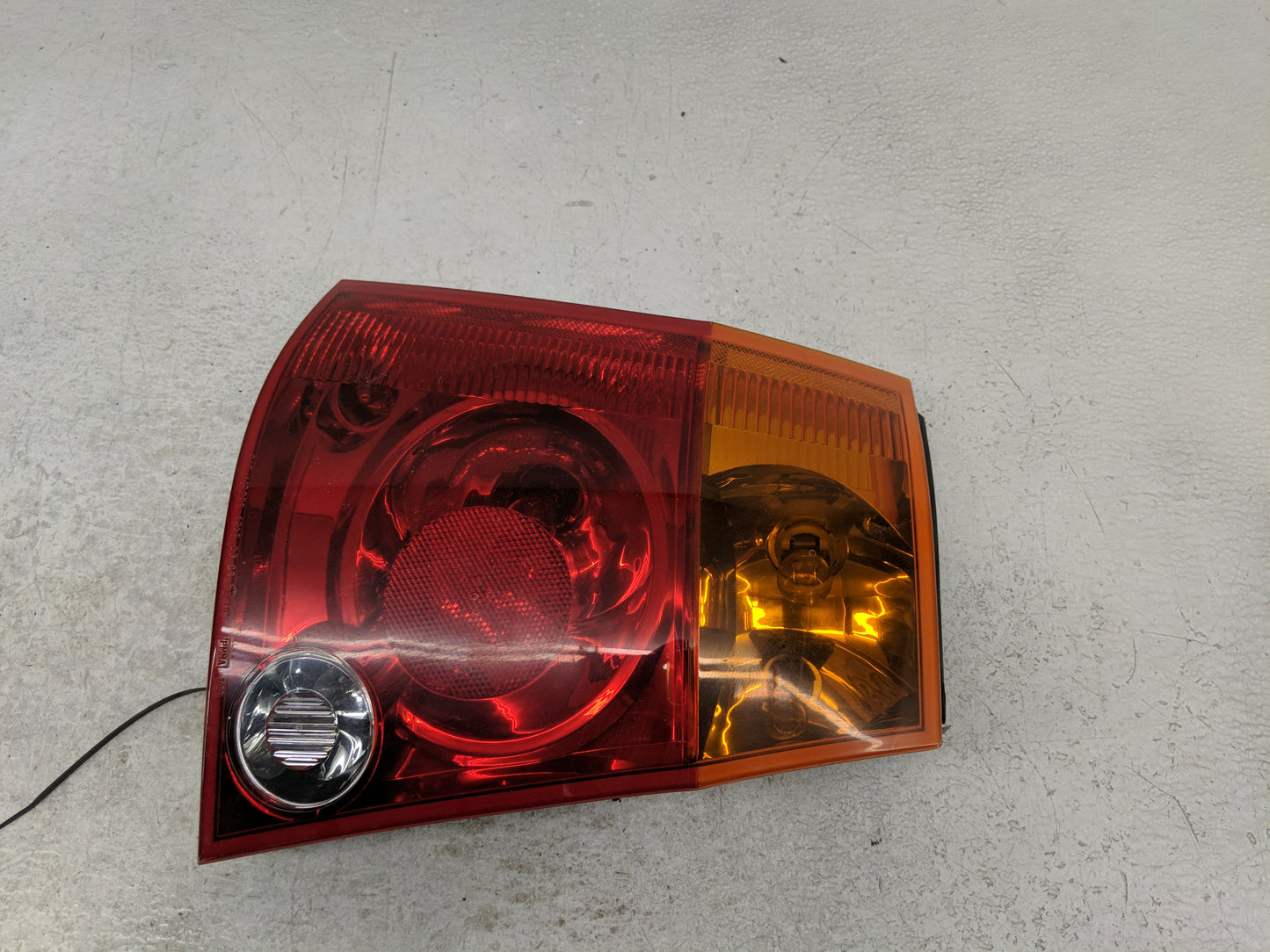 2006 Chrysler Pacifica Tail Light Assembly Driver Left OEM Fits OEM Used Auto Parts - Oemusedautoparts1.com
