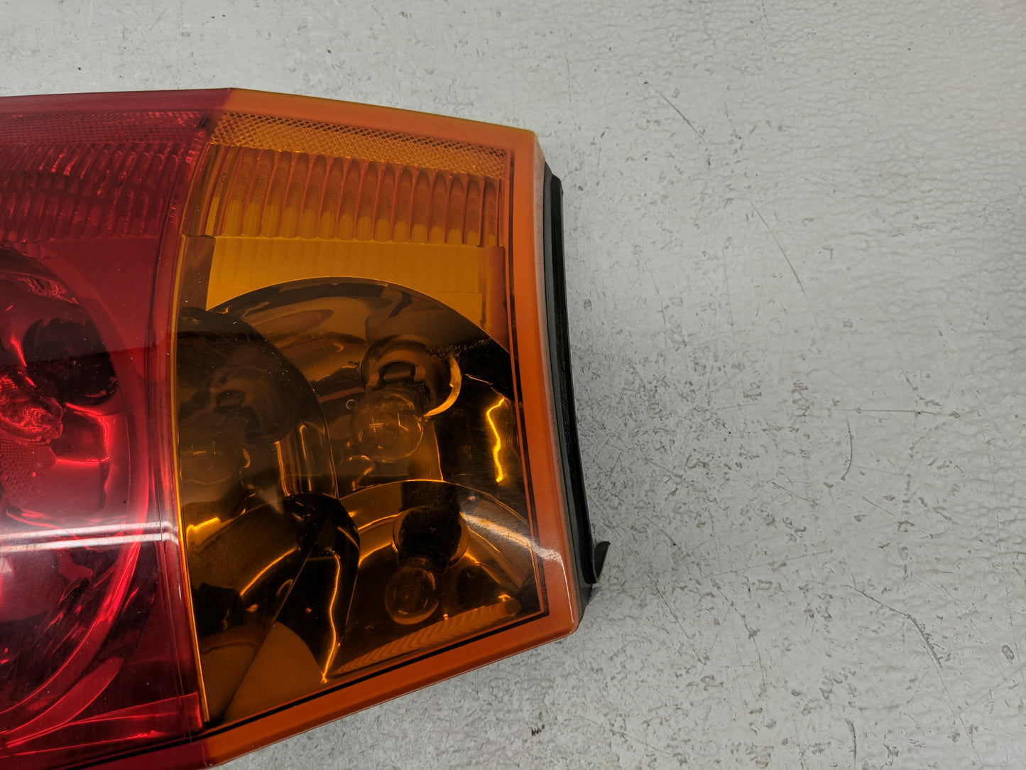 2006 Chrysler Pacifica Tail Light Assembly Driver Left OEM Fits OEM Used Auto Parts - Oemusedautoparts1.com