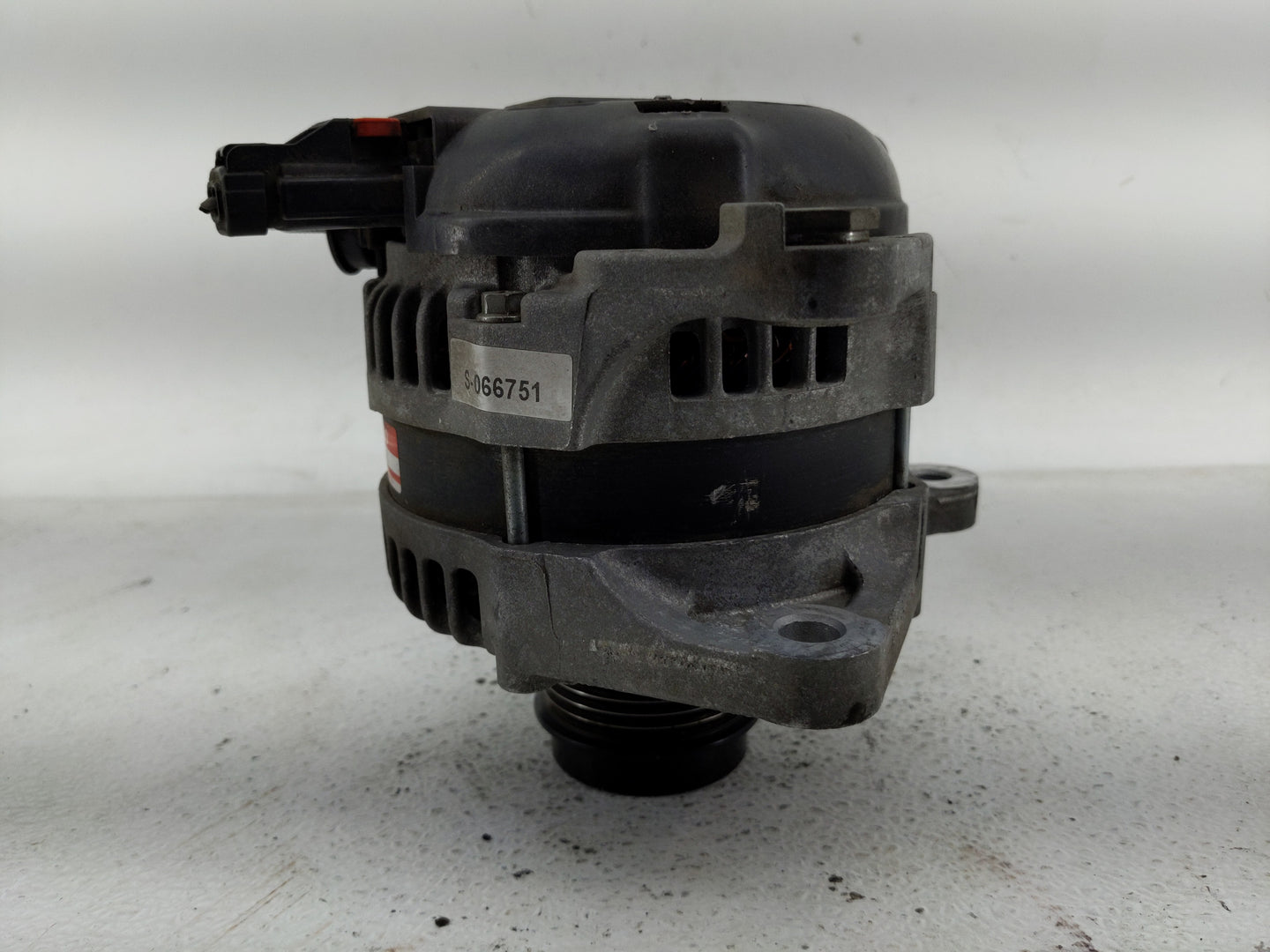 2004-2006 Chrysler Pacifica Alternator Replacement Generator Charging Assembly Engine OEM P/N:210-0671 Fits Fits 2004 2005 2