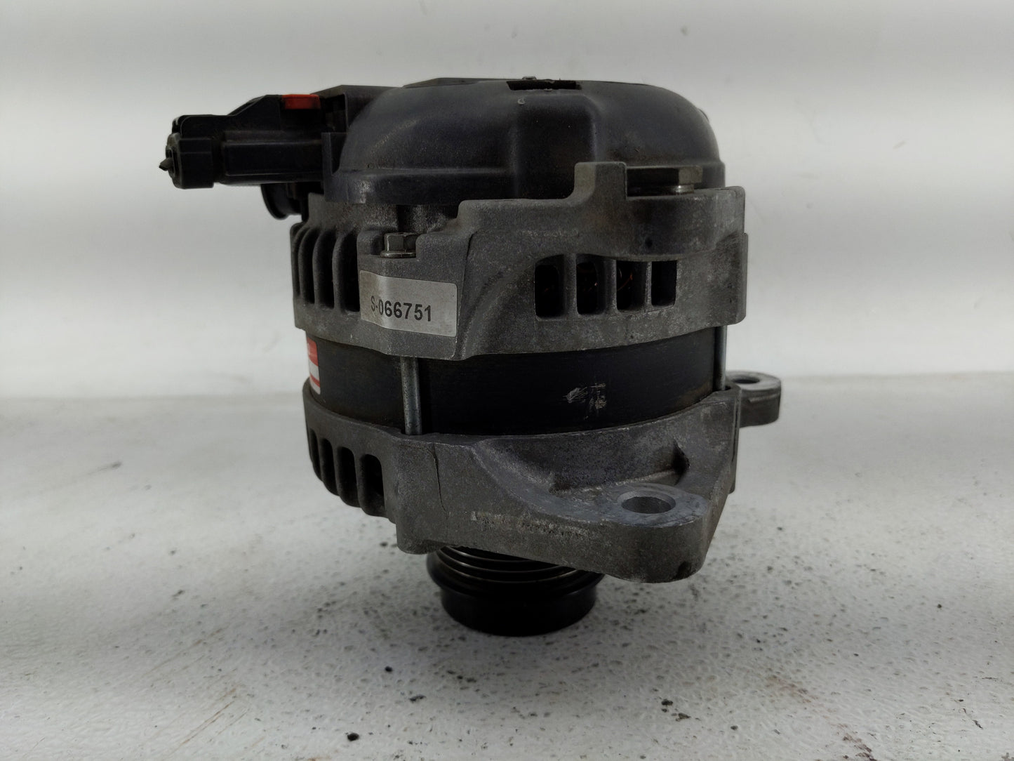 2004-2006 Chrysler Pacifica Alternator Replacement Generator Charging Assembly Engine OEM P/N:210-0671 Fits Fits 2004 2005 2