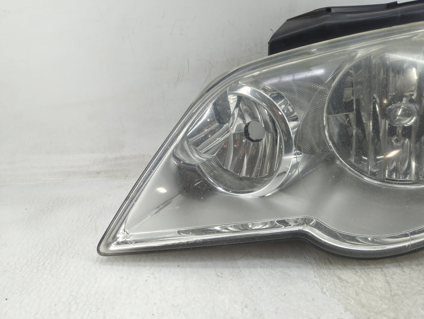 2004-2006 Chrysler Pacifica Driver Left Oem Head Light Headlight Lamp - Oemusedautoparts1.com