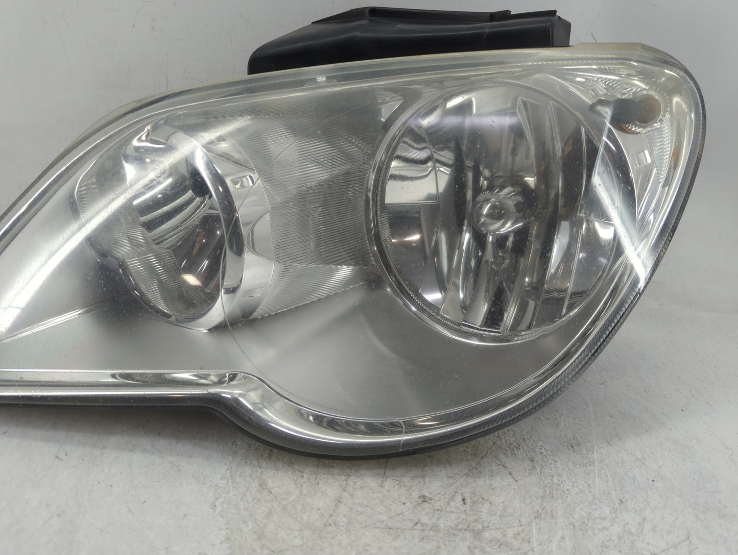 2004-2006 Chrysler Pacifica Driver Left Oem Head Light Headlight Lamp - Oemusedautoparts1.com