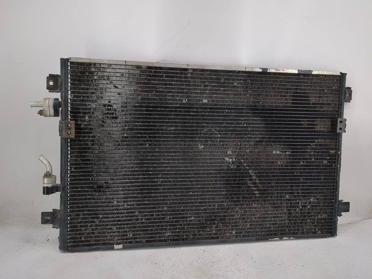 2004-2006 Chrysler Pacifica Engine Cooling Radiator Condensor P/N:11506H Fits Fits 2004 2005 2006 OEM Used Auto Parts - Oemu