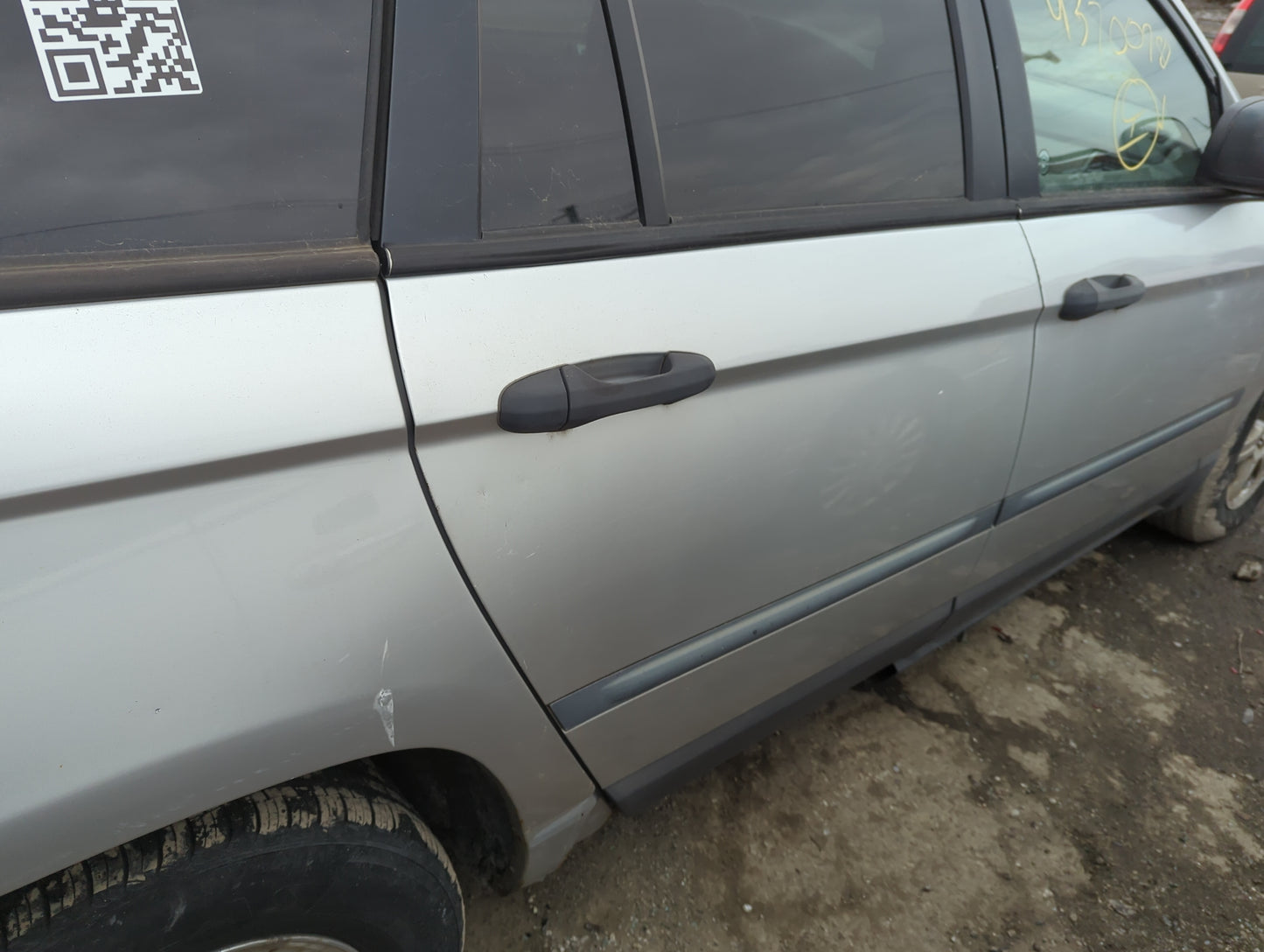 2006 Chrysler Pacifica Passenger Rear Door Oem - Oemusedautoparts1.com