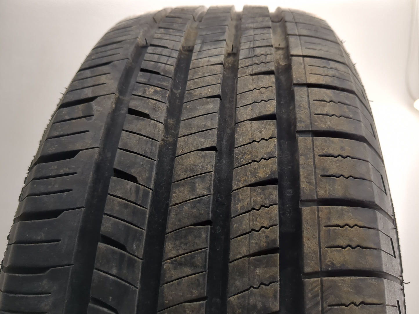 Used Tire 23565R17 PRINX HICITY HH2 ALL SEASON 108V - Tread Depth 10/32 - Oemusedautoparts1.com