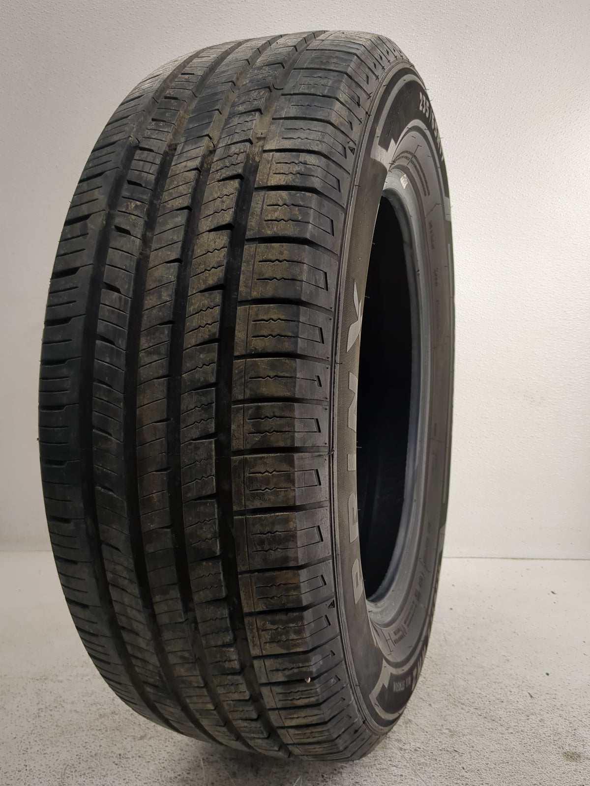 Used Tire 23565R17 PRINX HICITY HH2 ALL SEASON 108V - Tread Depth 10/32 - Oemusedautoparts1.com
