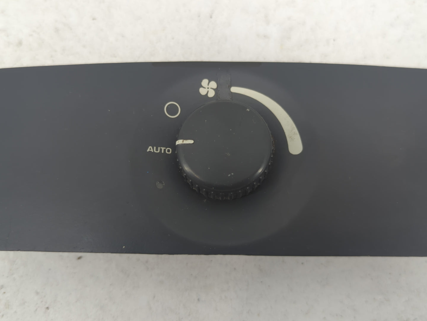 2006 Chrysler Pacifica Climate Control Module Temperature AC/Heater Replacement P/N:0UB52TRMAC 0UB51TRMAC Fits OEM Used Auto