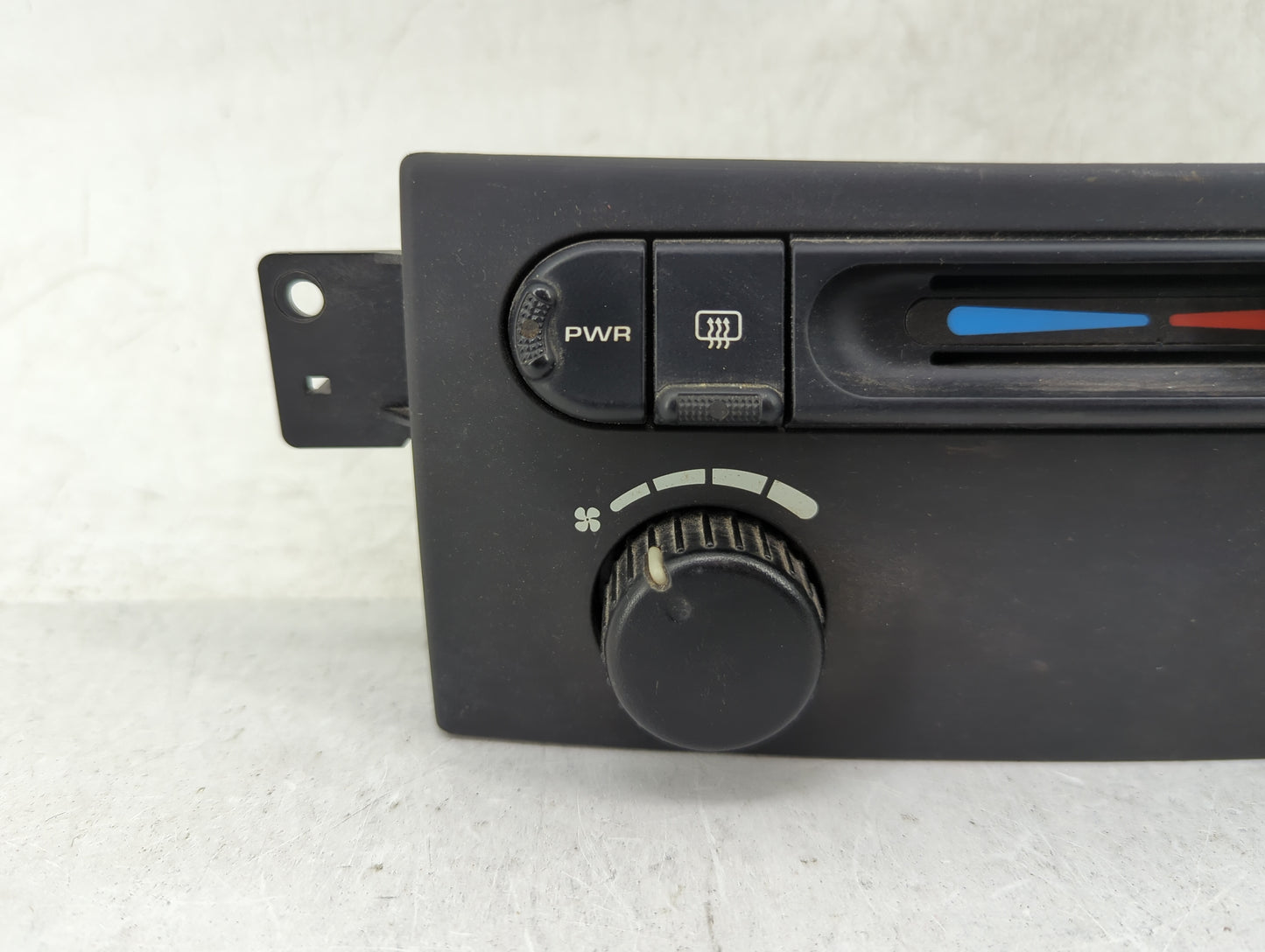 2005-2008 Chrysler Pacifica Climate Control Module Temperature AC/Heater Replacement P/N:05005460AA Fits Fits 2005 2006 2007