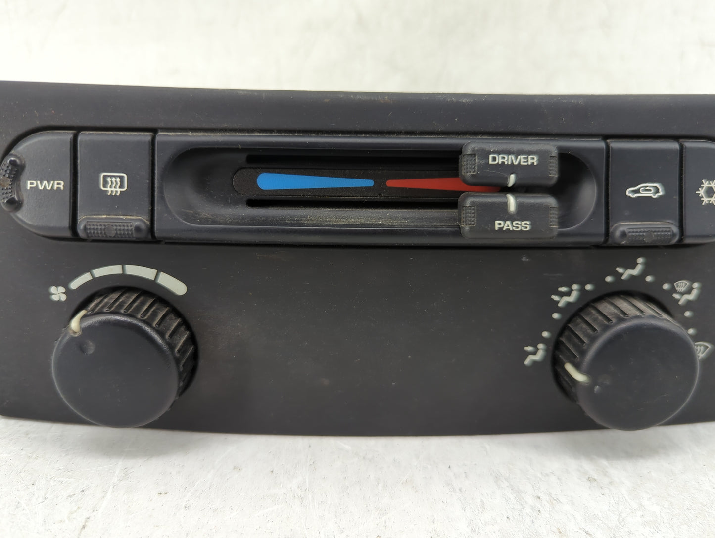 2005-2008 Chrysler Pacifica Climate Control Module Temperature AC/Heater Replacement P/N:05005460AA Fits Fits 2005 2006 2007