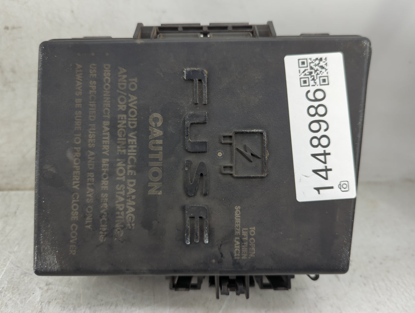 2004-2006 Chrysler Pacifica Fusebox Fuse Box Panel Relay Module P/N:05082790AH Fits Fits 2004 2005 2006 OEM Used Auto Parts 