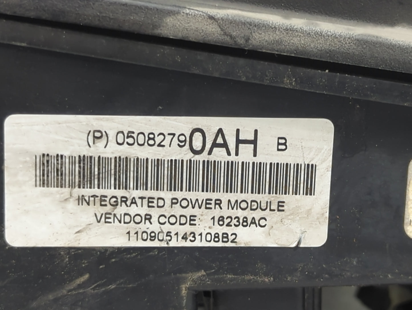 2004-2006 Chrysler Pacifica Fusebox Fuse Box Panel Relay Module P/N:05082790AH Fits Fits 2004 2005 2006 OEM Used Auto Parts 