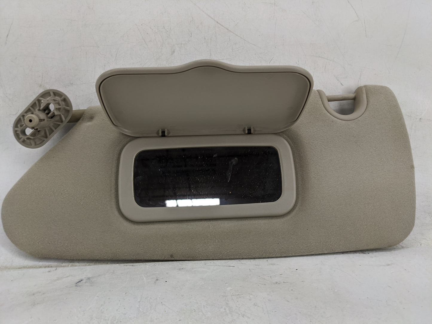 2004-2006 Chrysler Pacifica Sun Visor Shade Replacement Driver Left Mirror Fits Fits 2004 2005 2006 OEM Used Auto Parts - Oe