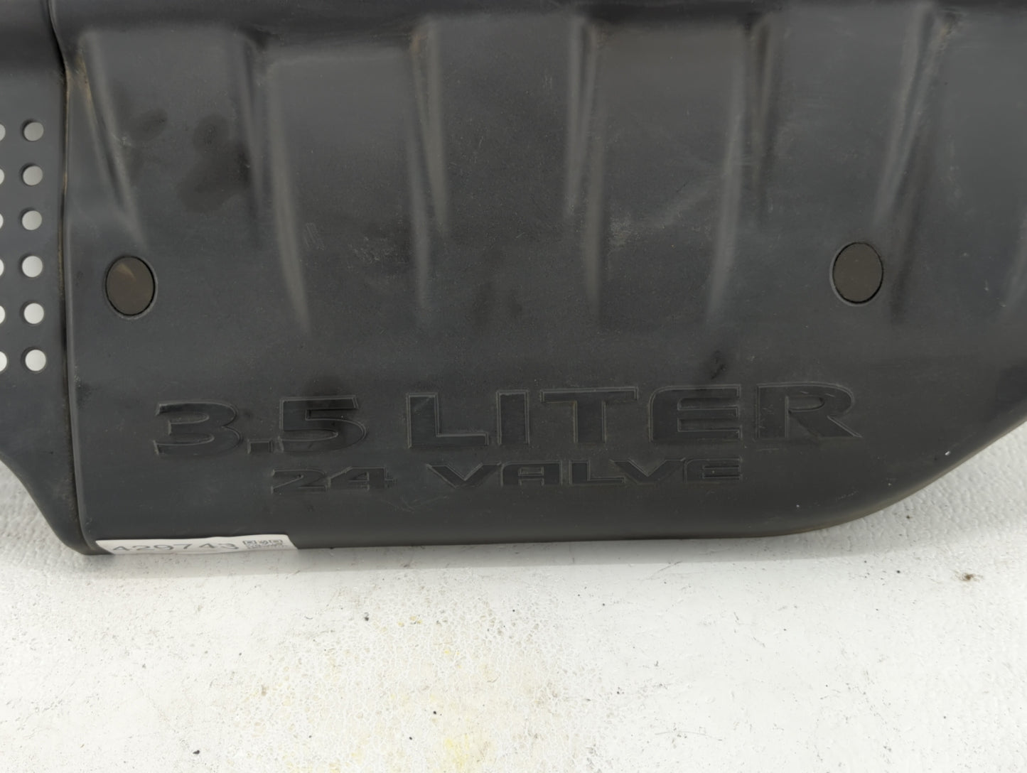2006 Chrysler Pacifica Engine Cover - Oemusedautoparts1.com