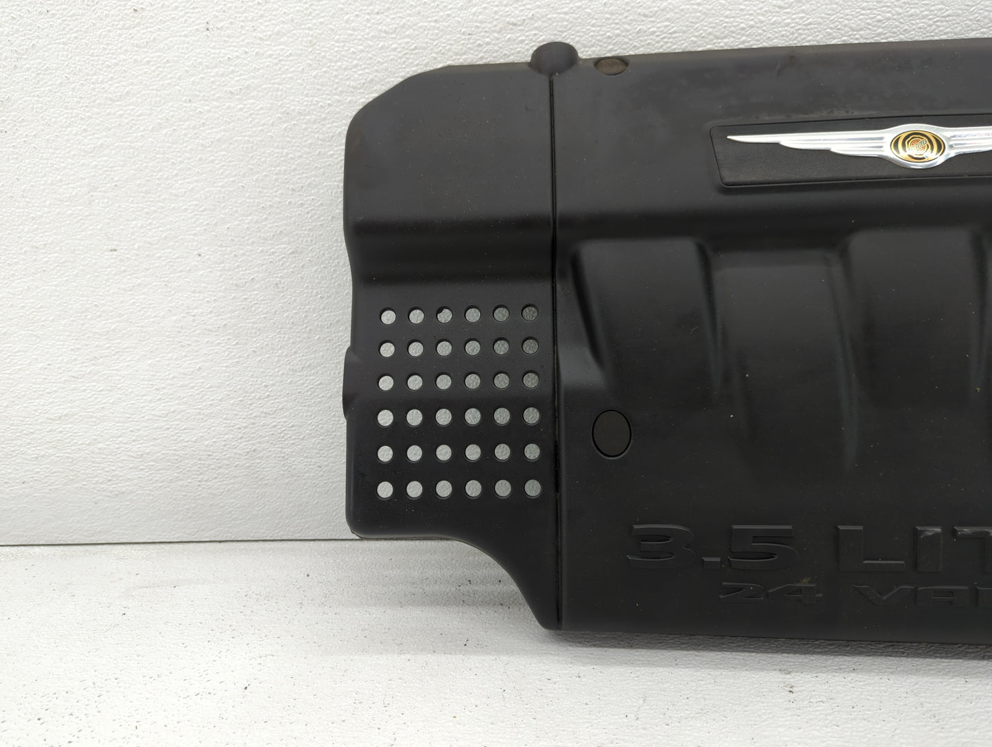 2006 Chrysler Pacifica Engine Cover - Oemusedautoparts1.com