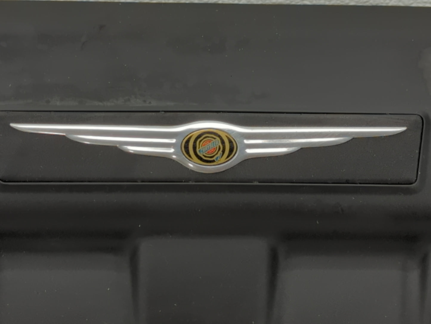 2006 Chrysler Pacifica Engine Cover - Oemusedautoparts1.com