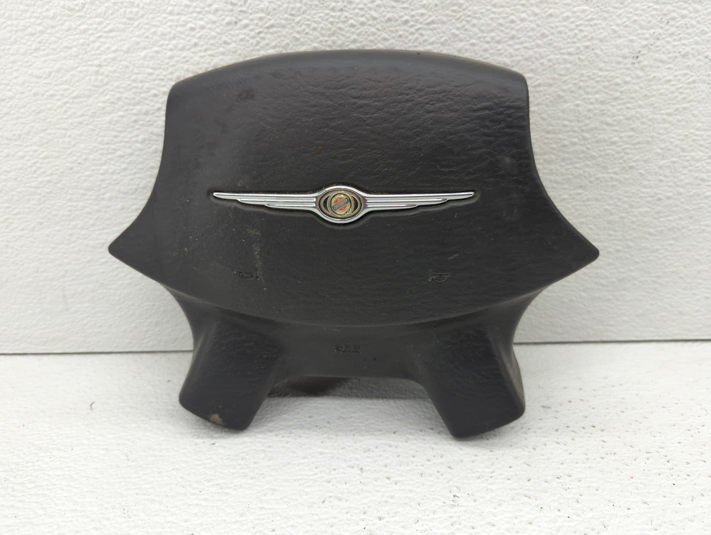 2006 Chrysler Pacifica Air Bag Driver Left Steering Wheel Mounted Fits OEM Used Auto Parts - Oemusedautoparts1.com