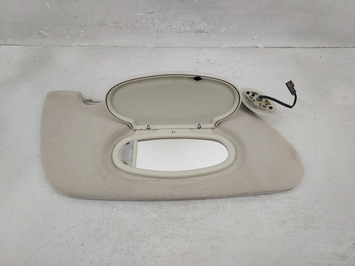 2006-2010 Chrysler Pt Cruiser Sun Visor Shade Replacement Passenger Right Mirror Fits Fits 2006 2007 2008 2009 2010 OEM Used