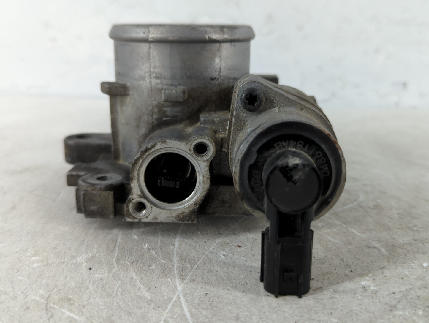 2004-2010 Chrysler Pt Cruiser Throttle Body P/N:04891440AB Fits Fits 2004 2005 2006 2007 2008 2009 2010 OEM Used Auto Parts 