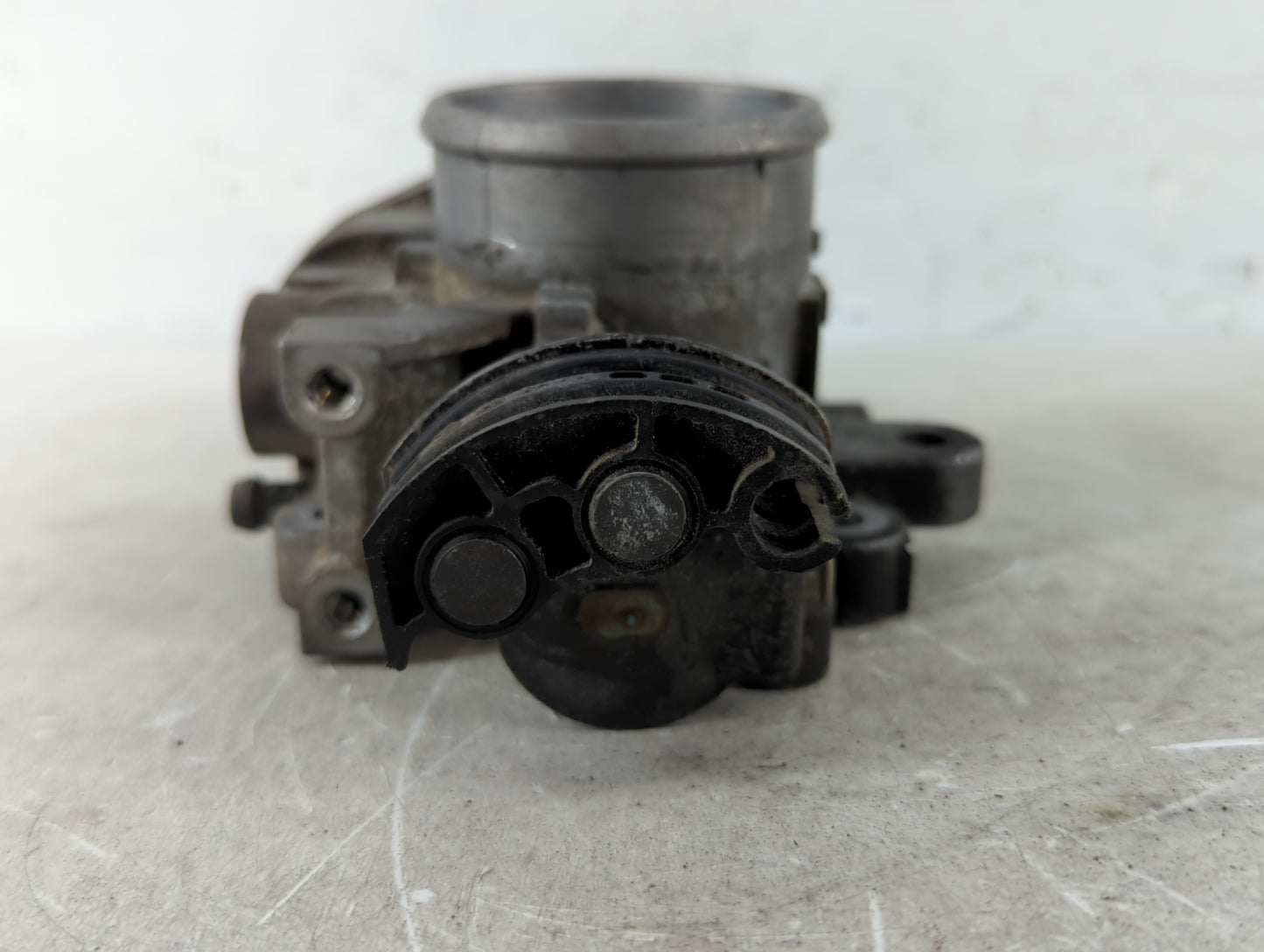 2004-2010 Chrysler Pt Cruiser Throttle Body P/N:04891440AB Fits Fits 2004 2005 2006 2007 2008 2009 2010 OEM Used Auto Parts 
