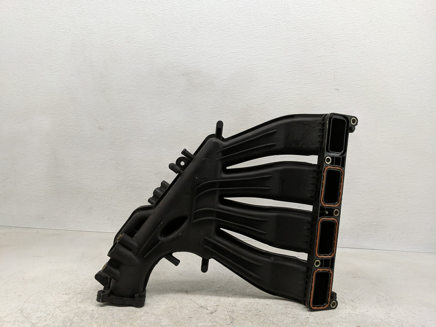 2005-2010 Chrysler Pt Cruiser Air Intake Manifold P/N:04884557AB Fits Fits 2005 2006 2007 2008 2009 2010 OEM Used Auto Parts