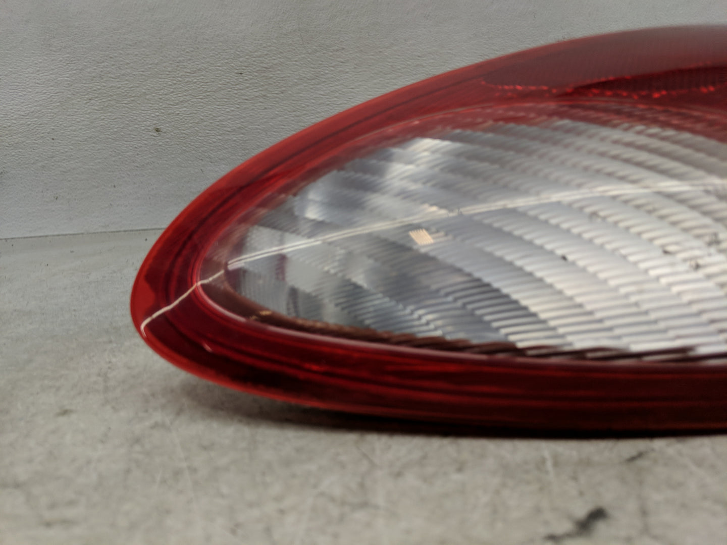 2006-2010 Chrysler Pt Cruiser Tail Light Assembly Passenger Right OEM P/N:223010-02 Fits Fits 2006 2007 2008 2009 2010 OEM U