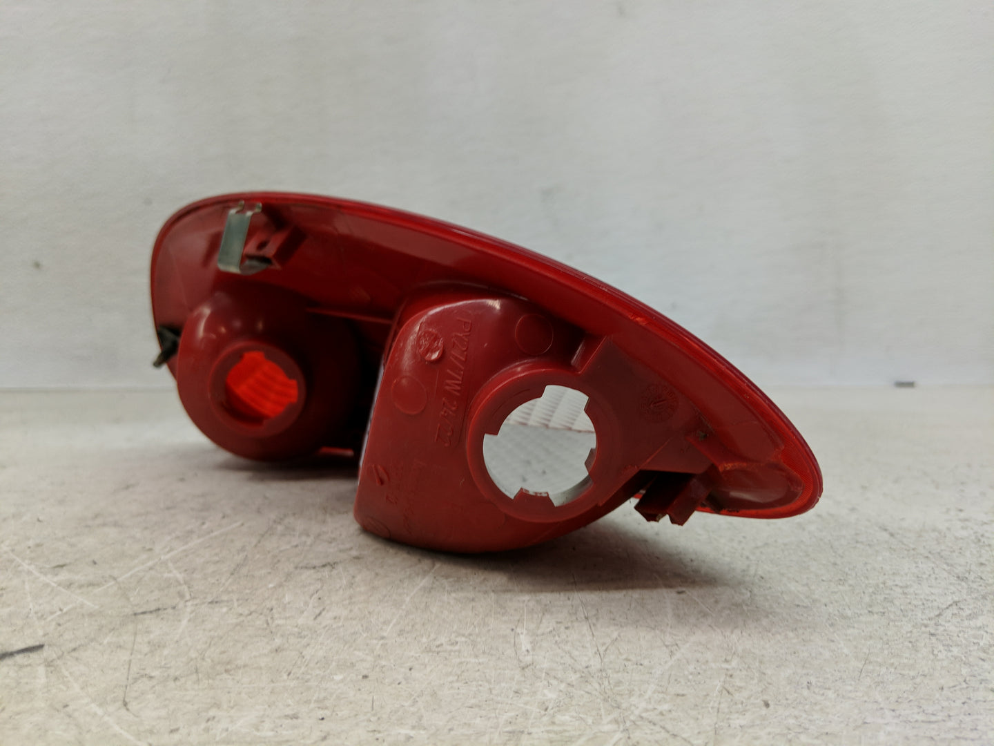 2006-2010 Chrysler Pt Cruiser Tail Light Assembly Passenger Right OEM P/N:223010-02 Fits Fits 2006 2007 2008 2009 2010 OEM U