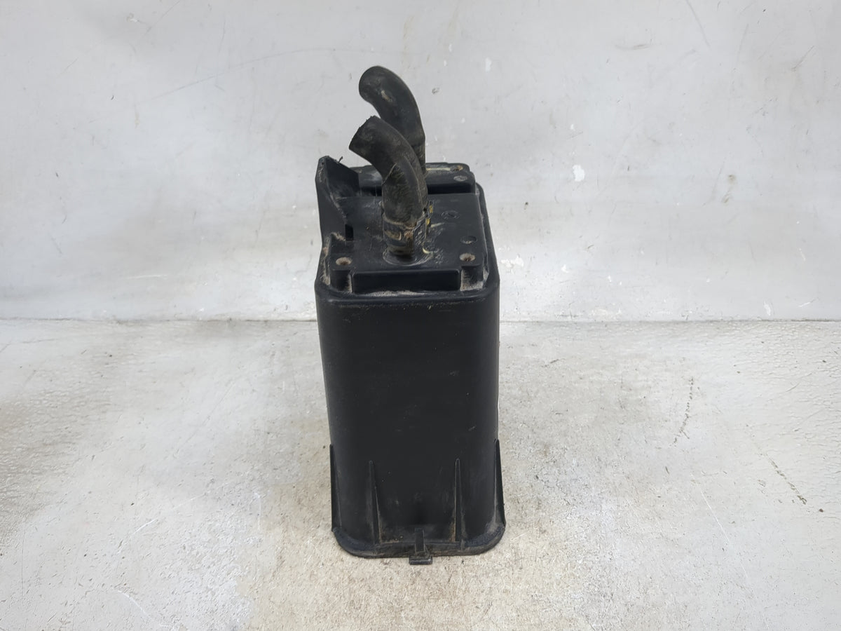 2006 Chrysler Pt Cruiser Fuel Vapor Charcoal Canister - Oemusedautoparts1.com