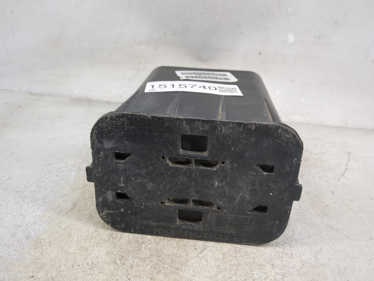 2006 Chrysler Pt Cruiser Fuel Vapor Charcoal Canister - Oemusedautoparts1.com