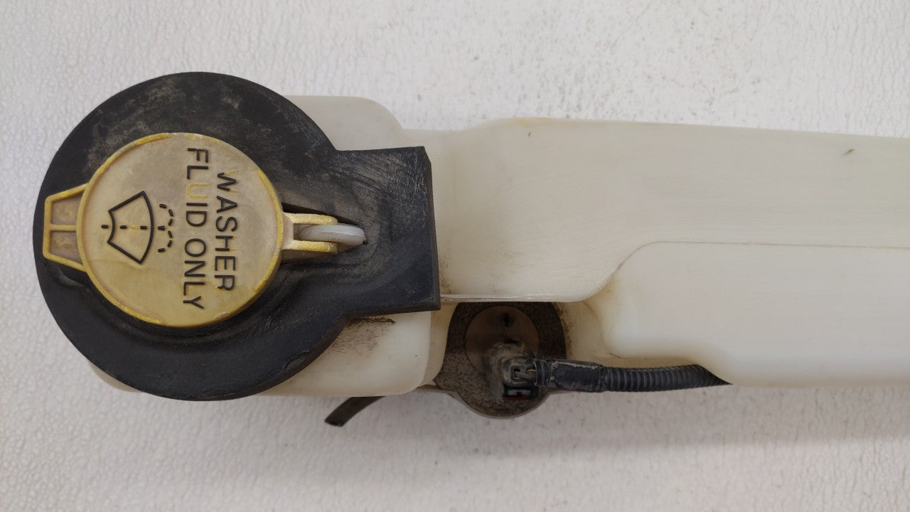 2001 Chrysler Pt Cruiser Windshield Washer Fluid Reservoir Bottle Oem - Oemusedautoparts1.com