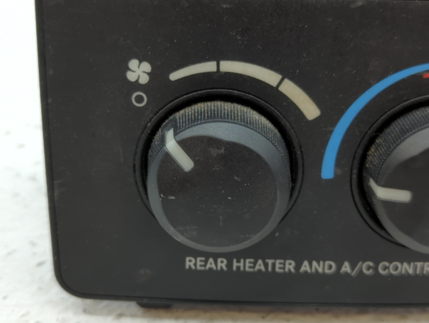2006-2010 Chrysler Pt Cruiser Climate Control Module Temperature AC/Heater Replacement P/N:P55111844AH P04602653AD Fits OEM 