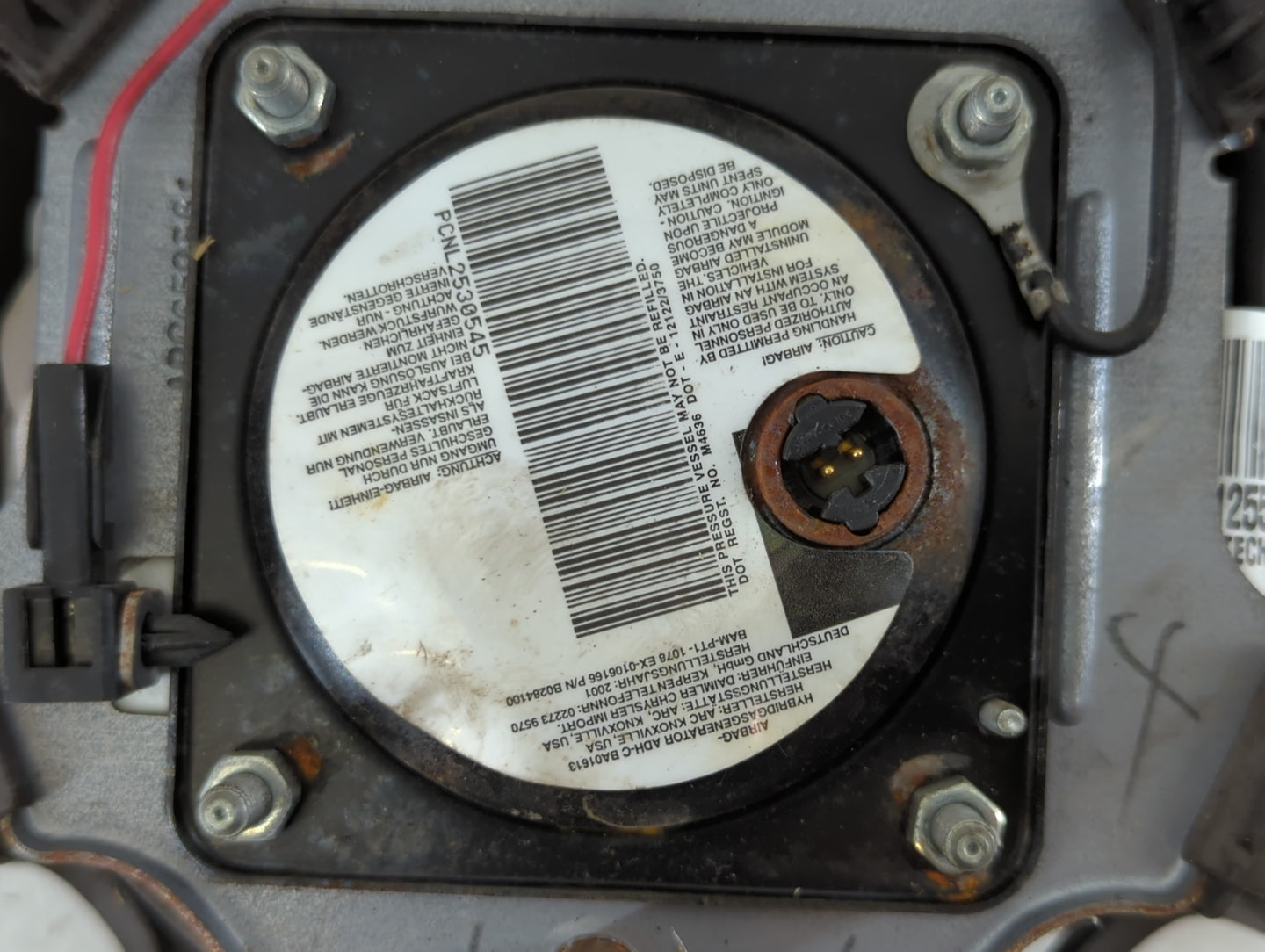 2006 Chrysler Pt Cruiser Air Bag Driver Left Steering Wheel Mounted P/N:P0UV77WL8AB 73427A Fits OEM Used Auto Parts - Oemuse