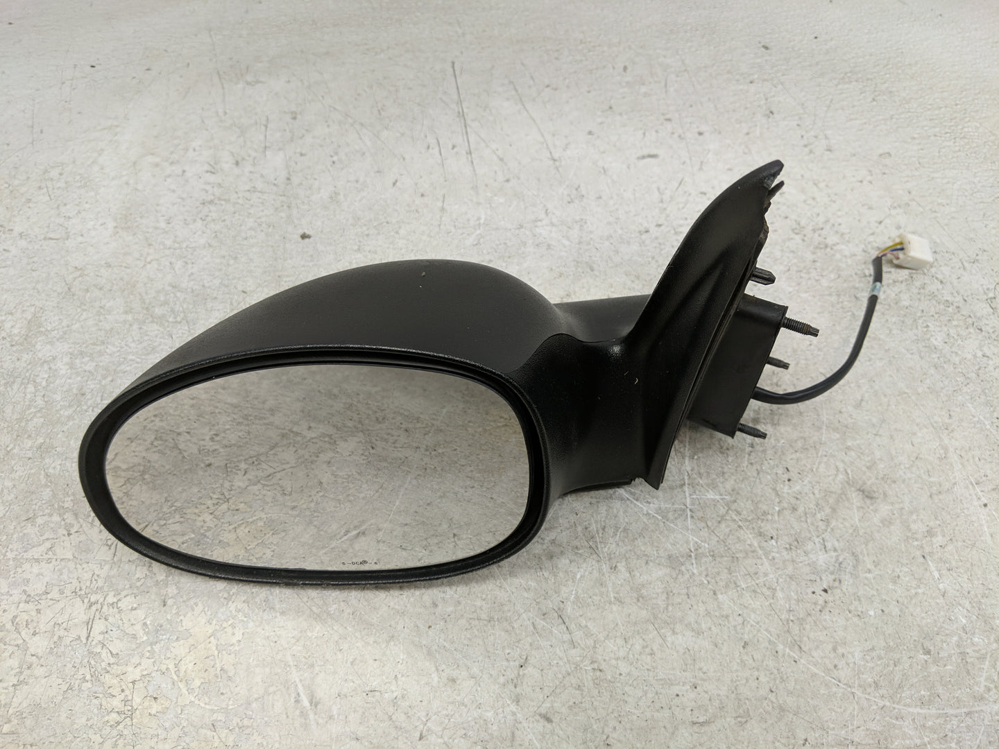 2005-2008 Chrysler Pt Cruiser Driver Left Side View Manual Door Mirror - Oemusedautoparts1.com