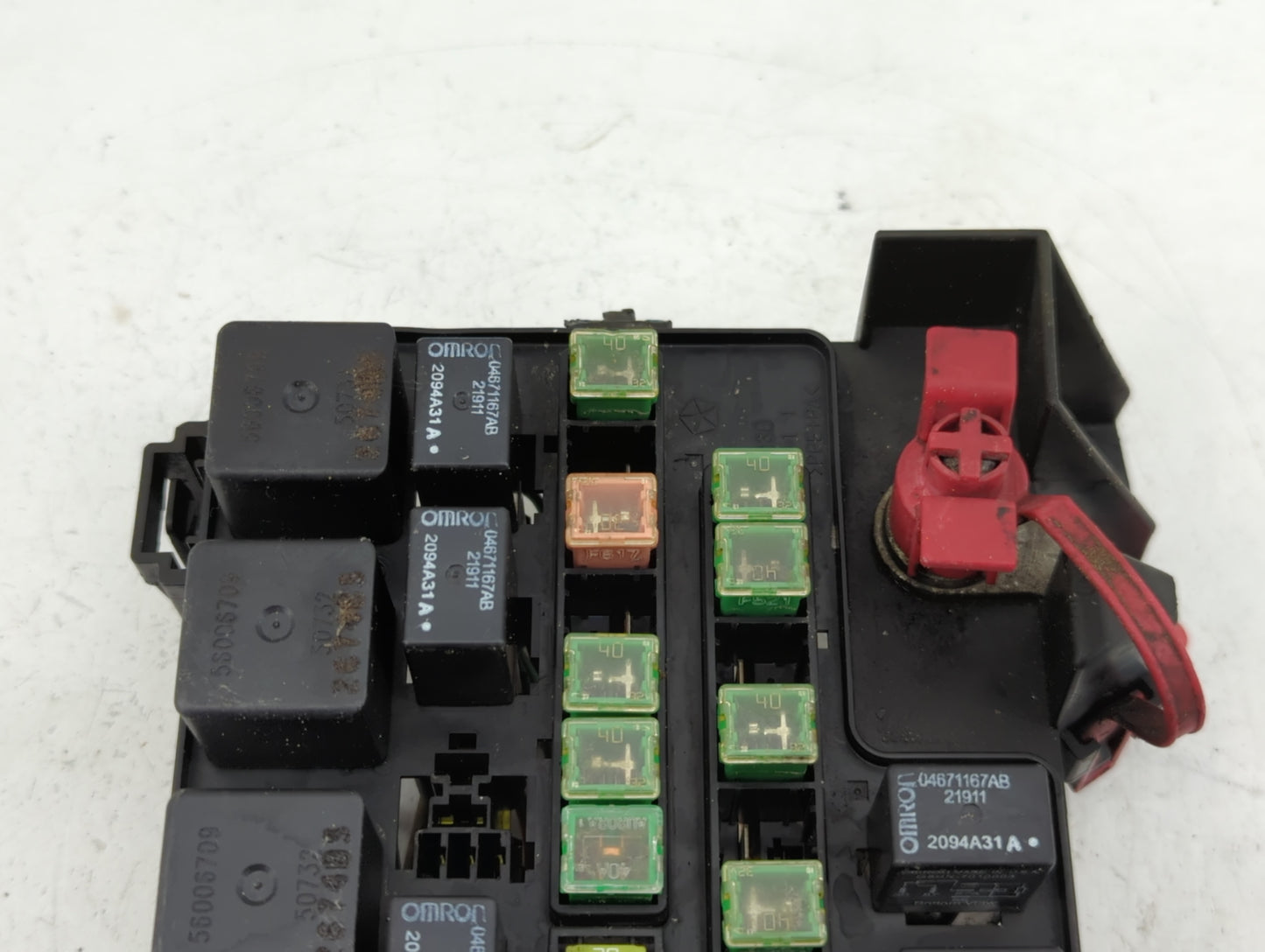 2005-2006 Chrysler Sebring Fusebox Fuse Box Panel Relay Module P/N:04759396AE Fits Fits 2005 2006 OEM Used Auto Parts - Oemu