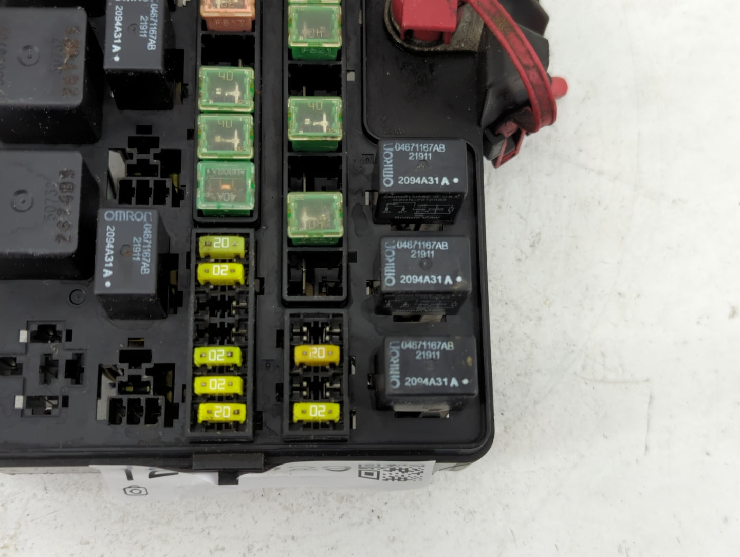 2005-2006 Chrysler Sebring Fusebox Fuse Box Panel Relay Module P/N:04759396AE Fits Fits 2005 2006 OEM Used Auto Parts - Oemu