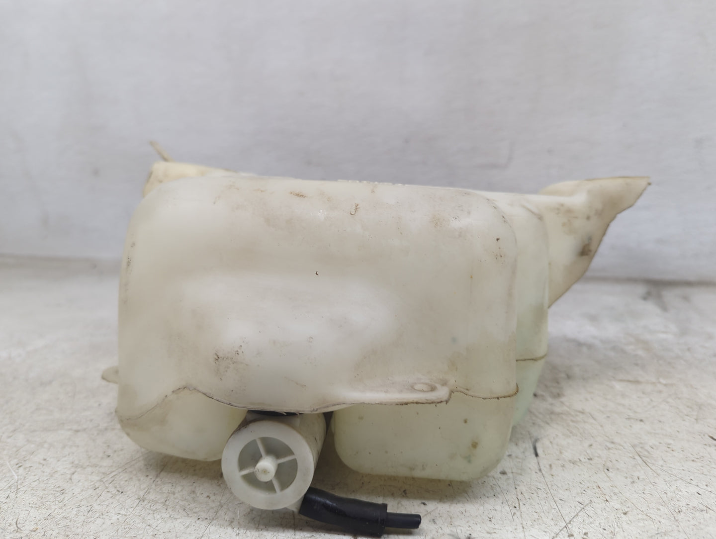 2001-2006 Chrysler Sebring Windshield Washer Fluid Reservoir Bottle 1482279 - Oemusedautoparts1.com