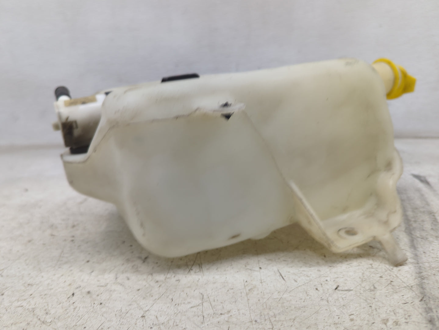 2001-2006 Chrysler Sebring Windshield Washer Fluid Reservoir Bottle 1482279 - Oemusedautoparts1.com